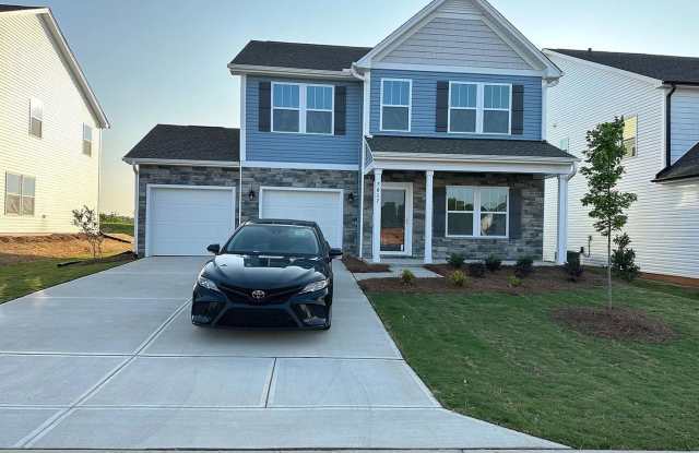 A stylish and modern single-family home with approximately 2,400 sq ft, featuring 3 bedrooms and 3 bathrooms photos photos