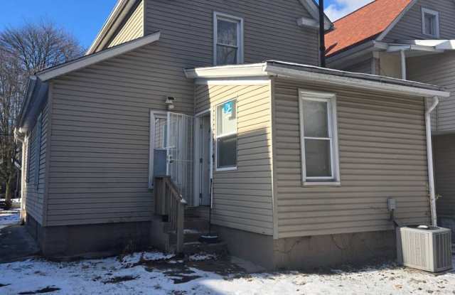 Charming 2-Bedroom Property in Prime Location (Section 8 Vouchers Accepted) photos photos