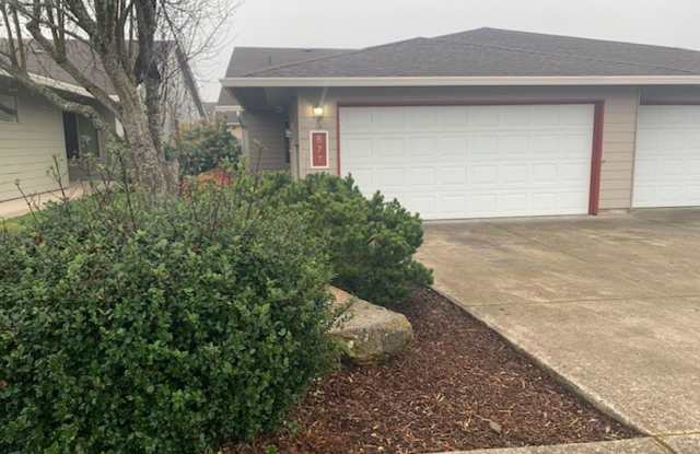 677 Benjamin Ave photos photos