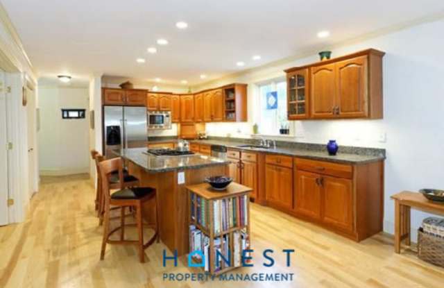 41 Lambert Road - 41 Lambert Road, Cumberland County, ME 04032