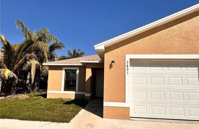 3831 Chiquita Boulevard S Gallery 3