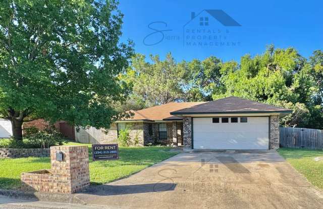 Spacious 3-Bedroom Home in Harker Heights with Fireplace & Privacy-Fenced Backyard! Gallery 1