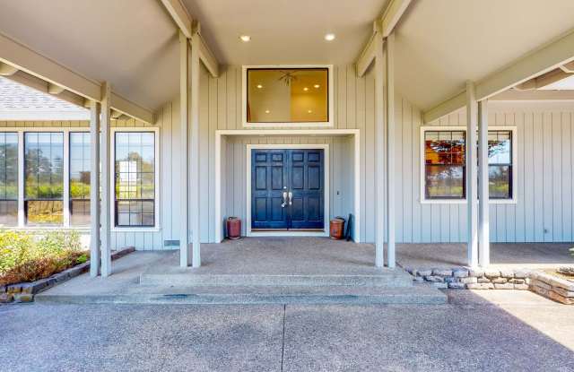 Beautiful 4 bedroom 3.5 bath Home with 2 car garage, Water and landscaping services included!! - 1990 Olivet Road, Sonoma County, CA 95401