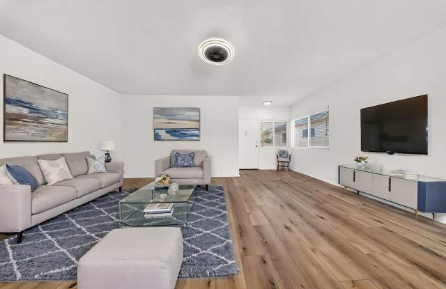7253–7257 Variel Ave. photos photos