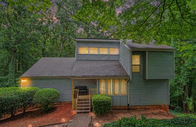 3BR/3BA Home with Bonus + Finished Basement Off Rockbridge Rd! photos photos