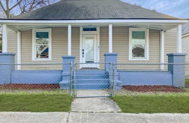 1742 Walker Street photos photos