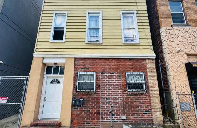 2264 Pacific Street photos photos