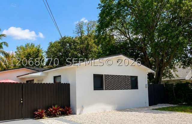 7815 NW 5th Ct Gallery 1