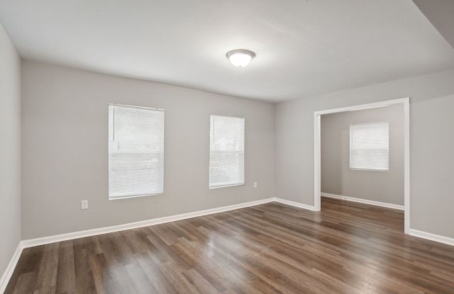 3BR/2BA Downtown House Walking Distance to Forsyth Park and Daffin Park photos photos