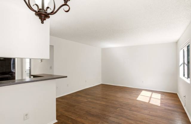 Harvard, Glendale Residences Gallery 4