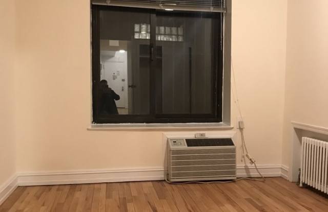 1570 1st Avenue Gallery 4