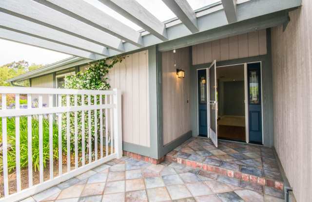 Resort Style Living 4 Bedroom Home! Gallery 4