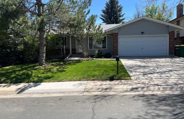 Spacious 5 Bedroom, 3 Bath Home Available to Rent ASAP! photos photos