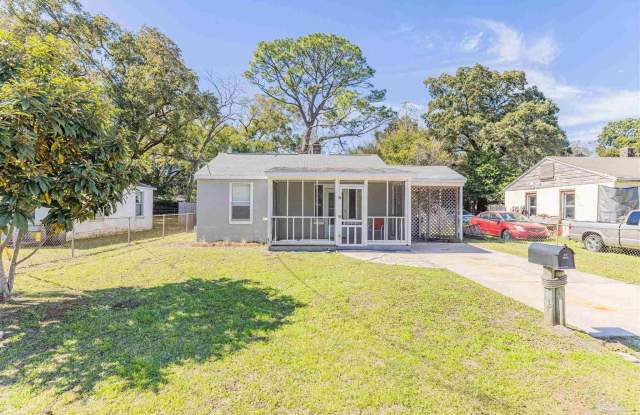 105 N Harris St photos photos
