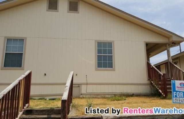2700 North West 19th Street - 2700 NW 19th St, Fort Worth, TX 76106
