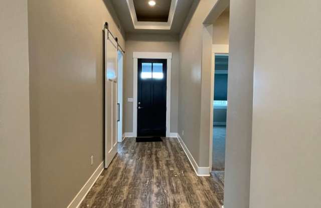 Gorgeous Home for Lease in Horn Rapids Gallery 3