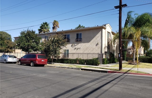 15965 Victory Boulevard Gallery 2
