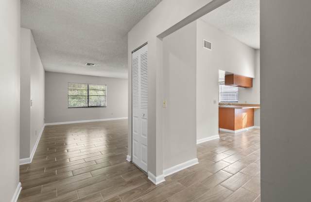 15913 Bridgewater Ln photos photos