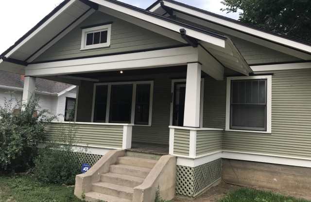 STUDENTS WELCOME! 2 Bed / 1 Bath Home - Walking Distance to CSU photos photos