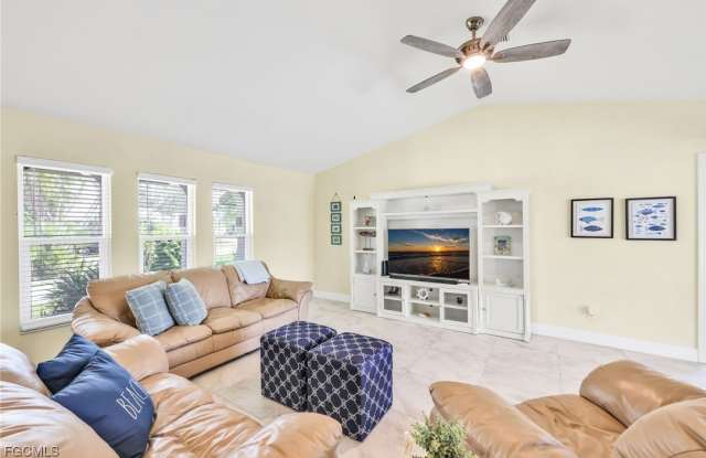 5032 Skyline Boulevard Gallery 4