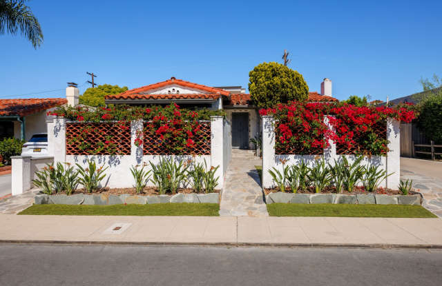 Charming Spanish-Style Craftsman 2bd/2ba Home in the Heart of the College Area photos photos