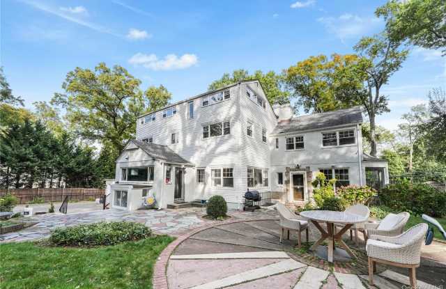 24 Mineola Avenue - 24 Mineola Avenue, Roslyn Estates, NY 11576