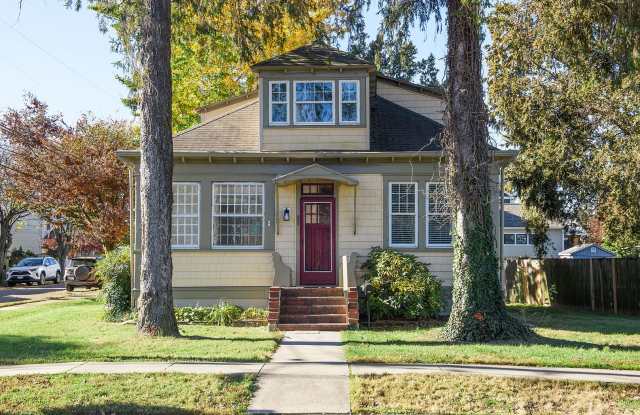 Coming Soon! Charming corner lot home for lease in Eastport! photos photos