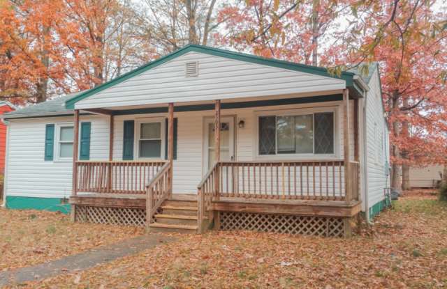 2303 Maclin Cir photos photos