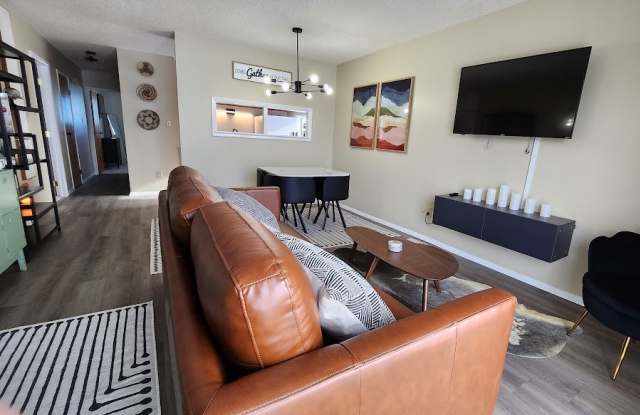 62 12th St - 3 photos photos