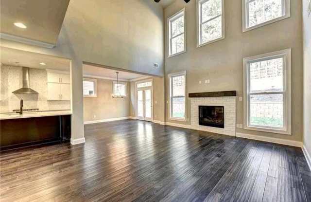 6474 Creekview Circle Gallery 4