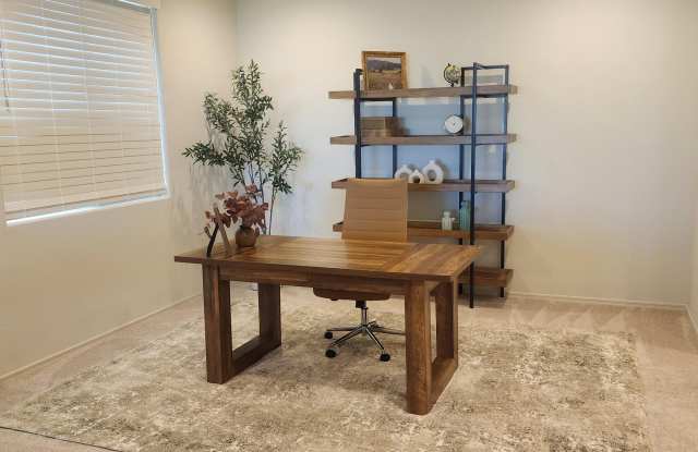 26704 W Mcrea Drive Gallery 4