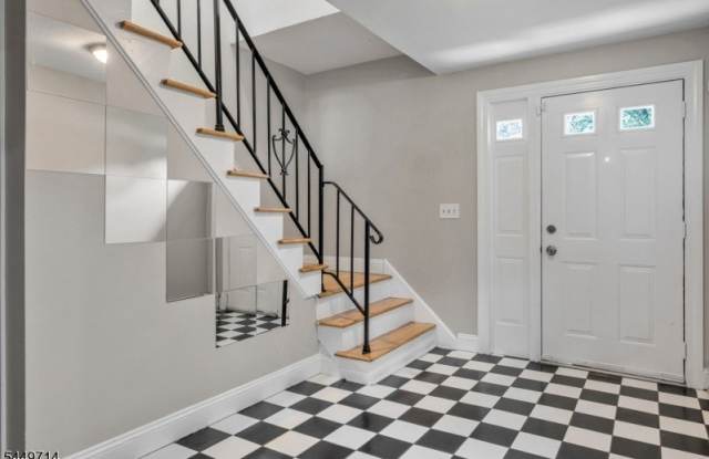 2 Stiles Ln Gallery 2