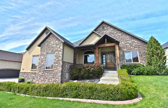 2263 E 425 N photos photos