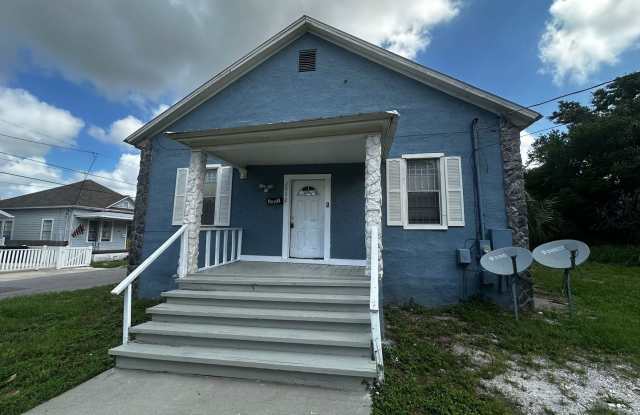 Spacious 4-Bedroom Home in Vibrant Ybor City, Tampa! - 2002 East 18th Avenue, Tampa, FL 33605