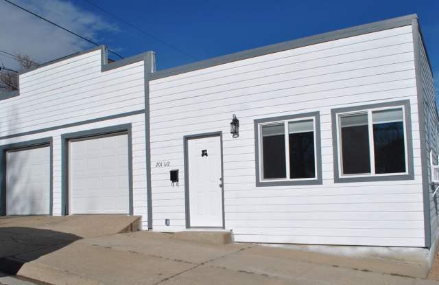 202 1/2 Cedar photos photos