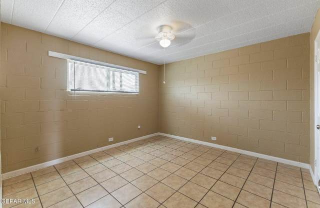 9500 Montrose Court unit: 11 photos photos