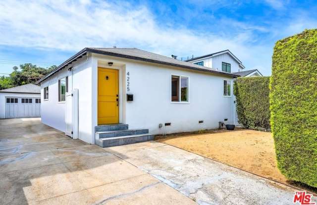 4225 Beethoven St Gallery 1
