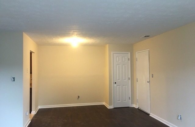 Updated 2 Bedroom Units with w/d hookup in Unit and Central Heat/AC Gallery 3