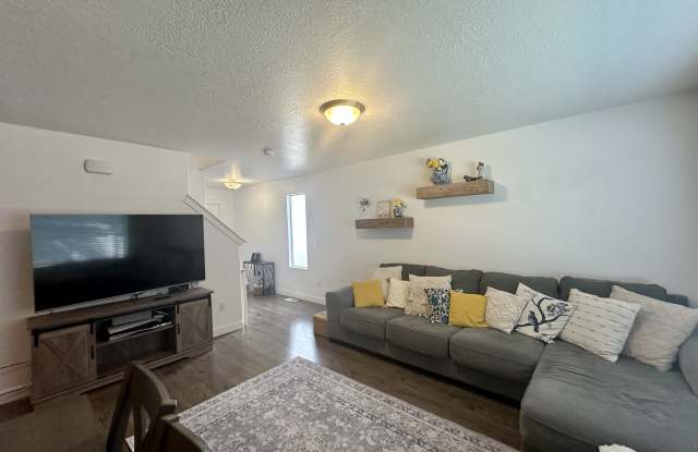 182 Riverbend Road Gallery 3