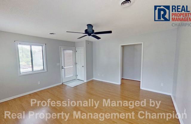 2 BD/2 BA Upper Unit Condo with Spacious and Sunny Rooms Gallery 4