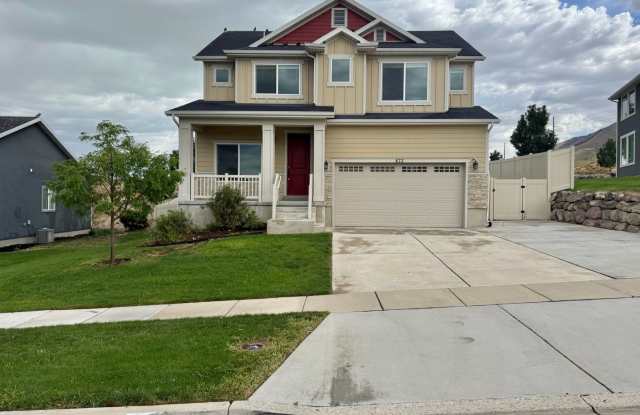 Saratoga Springs 4-Bed Home | Lake & Mountain Views | Fenced Yard + Pets Welcome photos photos