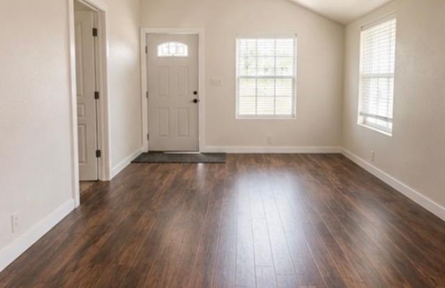Charming updated 2 bedroom, 1 bath home in Ault Gallery 4