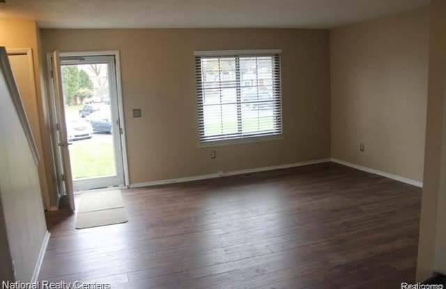 8412 HICKORY Drive Gallery 2