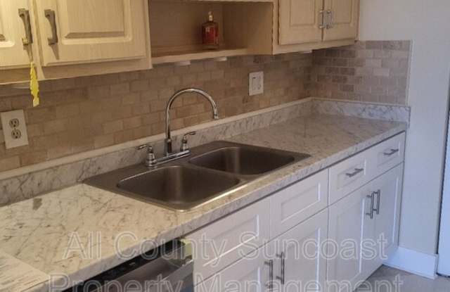 1211 11th Circle SE Gallery 3