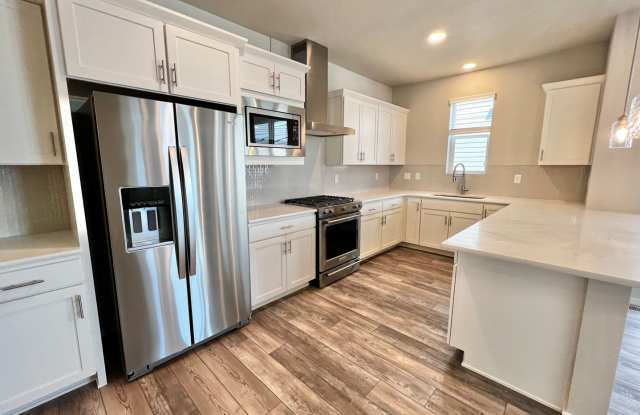 Beautiful 3 Bed 2.5 Bath New Build in Timnath! - 5958 Isabella Avenue, Larimer County, CO 80528