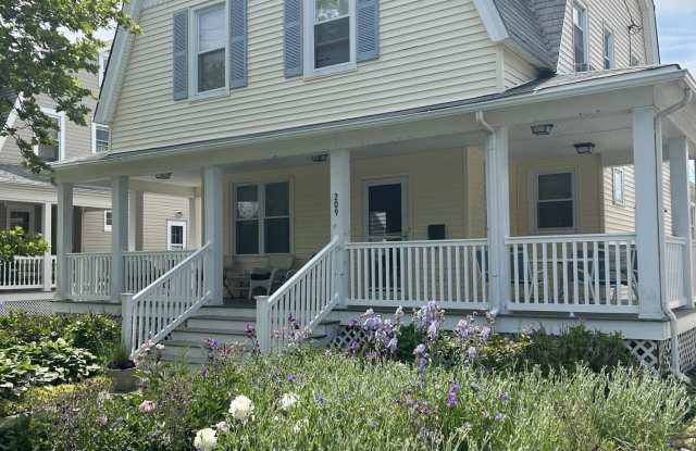 209 4th Avenue photos photos