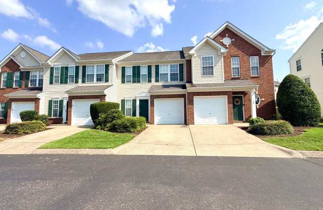 WEST NASHVILLE!!!  3/2.5 Townhouse - Clubhouse - Pool - Garage - Pets Okay - Patio photos photos