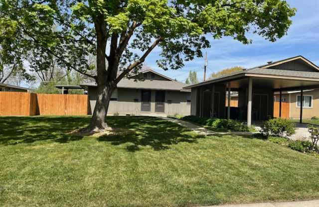 2 Bedroom 1 Bathroom Duplex Located on the Bench photos photos