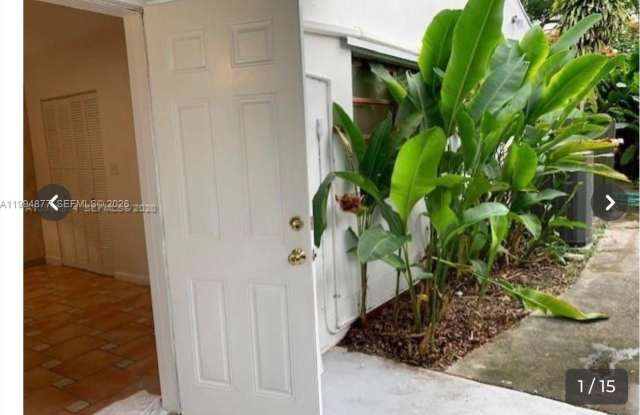 4230 SW 11th St photos photos