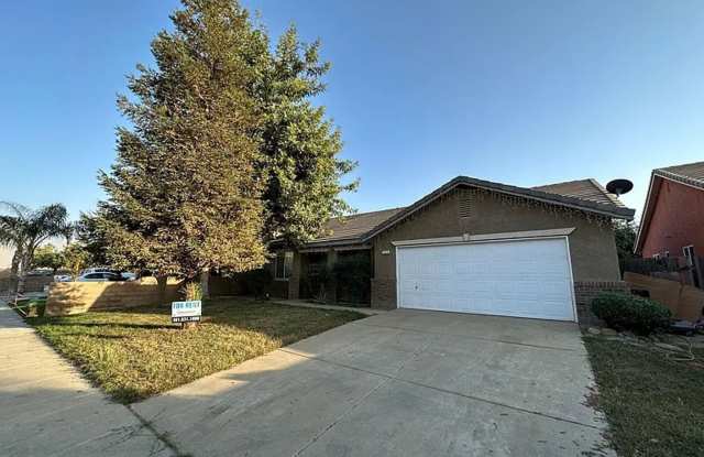 Well Maintained Single Family Home in Bakersfield, CA photos photos